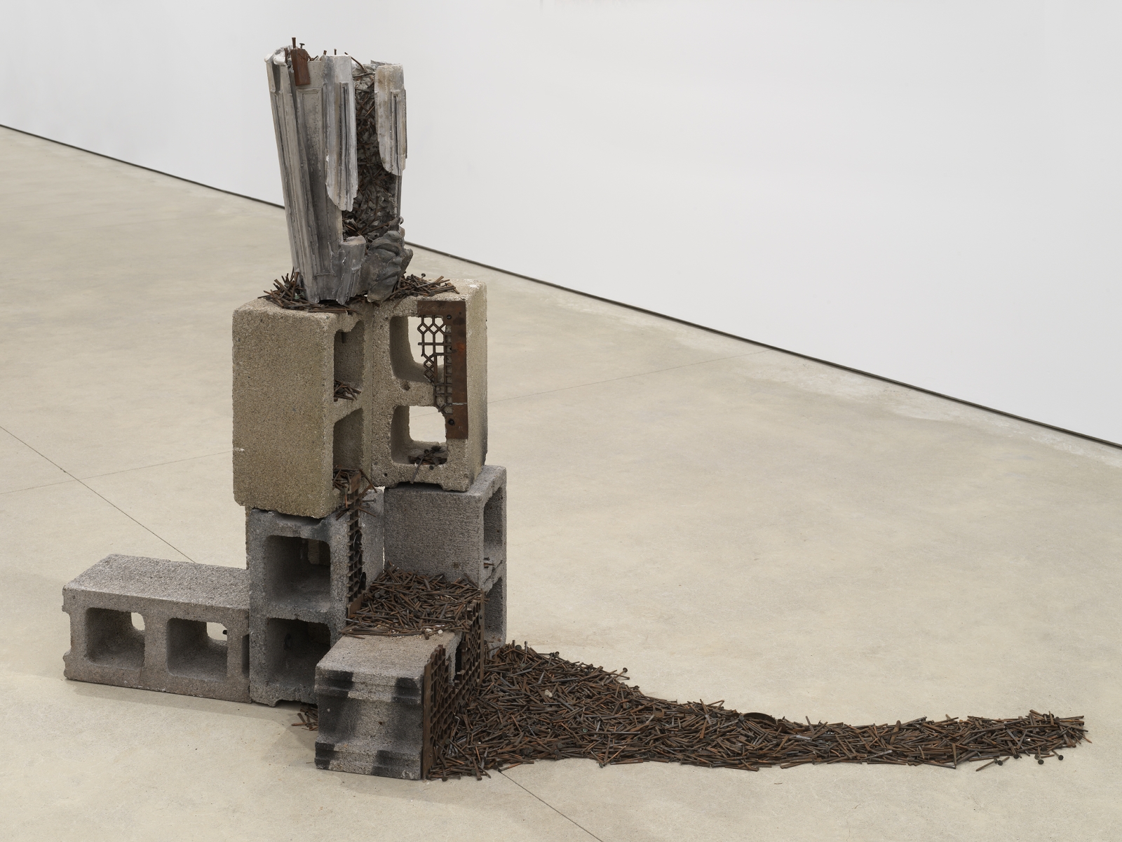 Chiffon Thomas
Grounded II, 2021
cinder blocks, concrete, plaster, rusted and oxidized nails, steel
53 x 31 x 26 ins.
134.6 x 78.7 x 66 cm