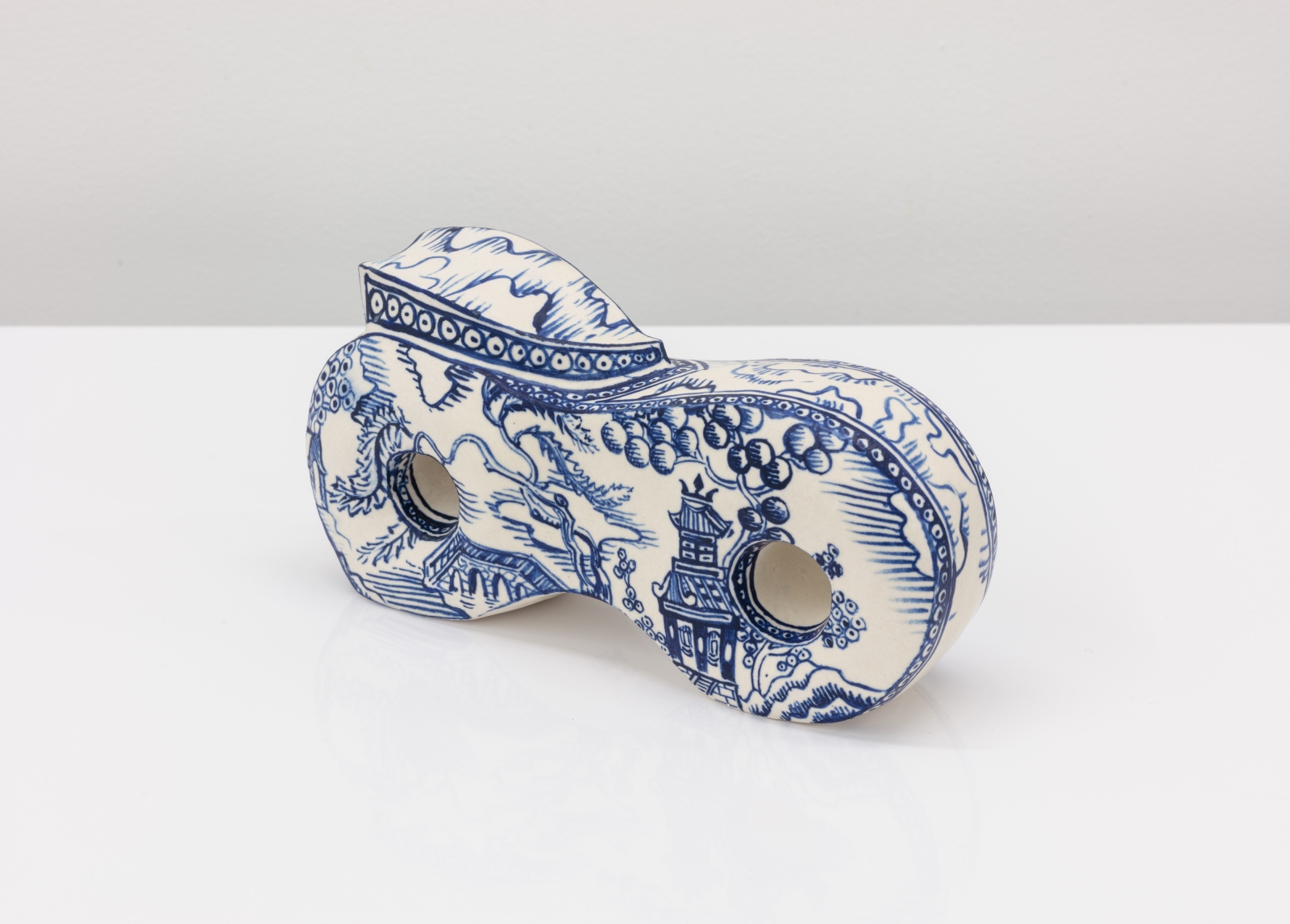 Ann Agee
Hand Warmers (231), 2019
Agee MFG back edge, Chinese on bottom
glazed English porcelain
7 x 2 1/2 x 3 1/2 ins.
17.8 x 6.3 x 8.9 cm